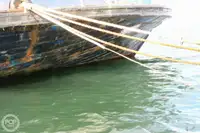 Kapal feri untuk dijual