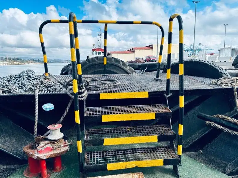 Kapal kerja untuk dijual