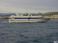 Kapal penumpang untuk dijual