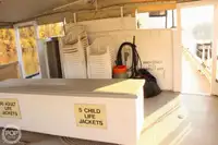 Kapal feri untuk dijual