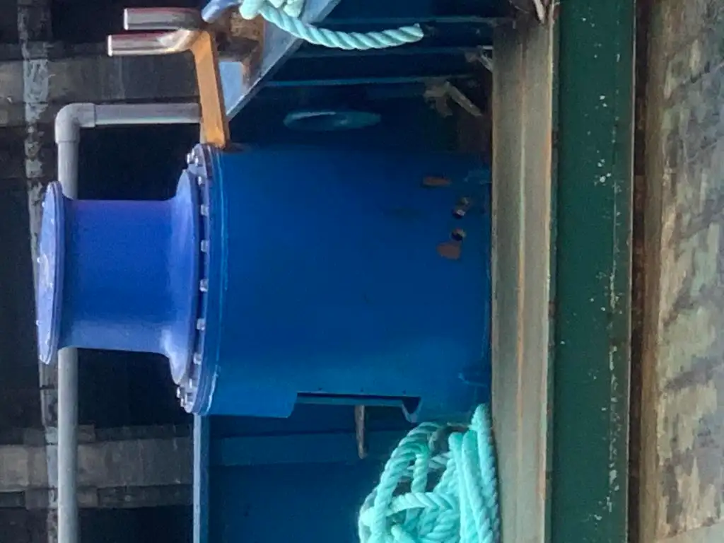 Kapal kerja untuk dijual