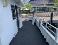 Kapal pelayaran untuk dijual