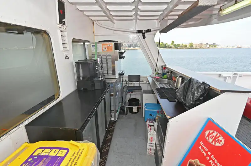 Kapal pelayaran untuk dijual