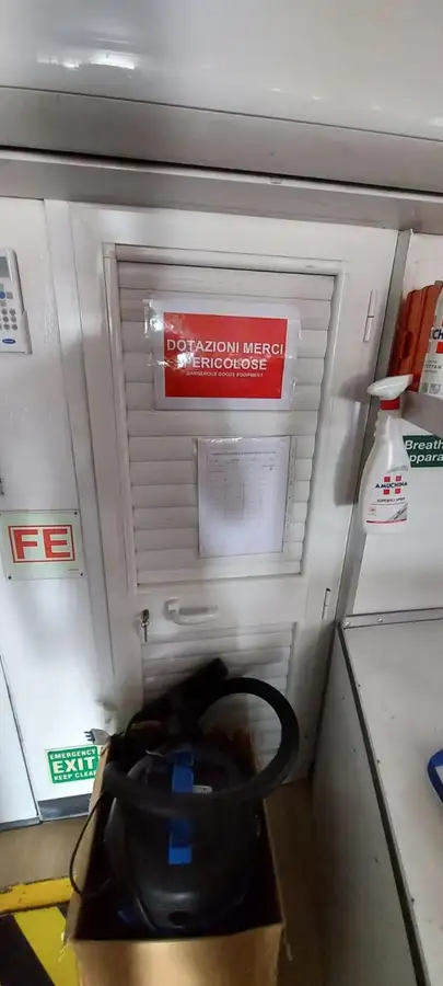 Kapal anak kapal untuk dijual