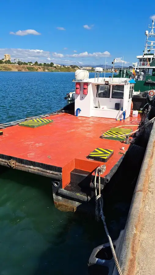 Kapal kerja untuk dijual