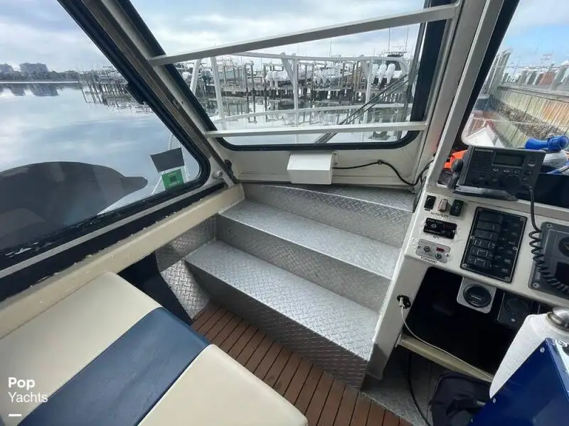 Kapal pelayaran untuk dijual