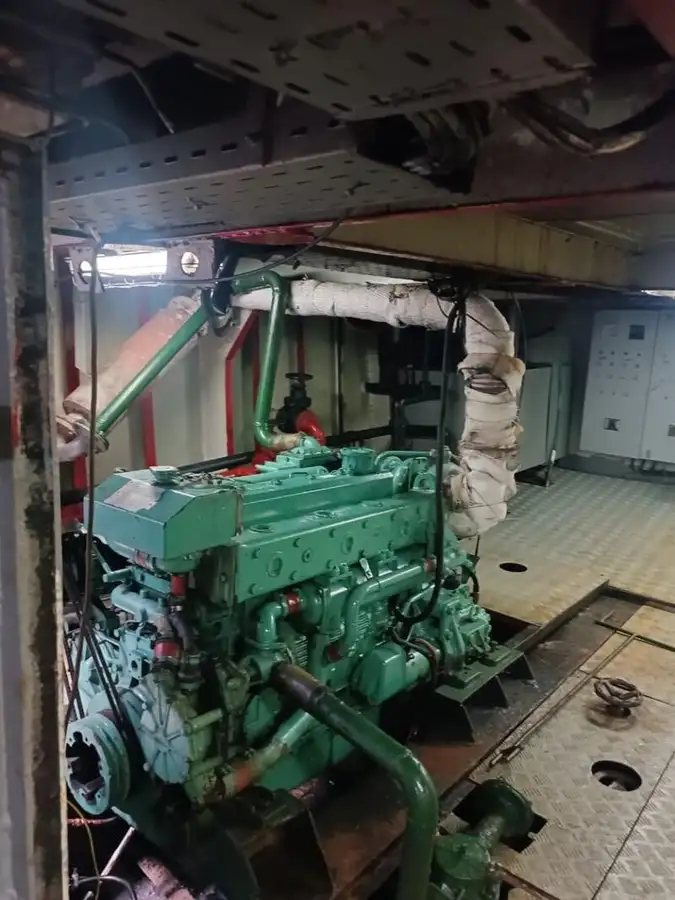 Kapal kerja untuk dijual