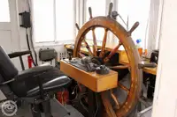 Kapal feri untuk dijual