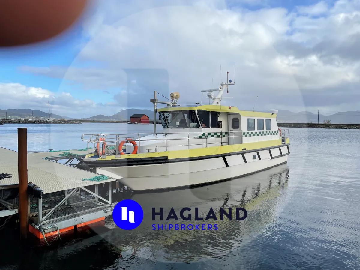 Kapal feri untuk dijual