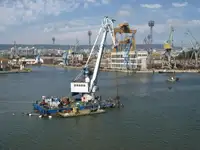 Kapal kren untuk dijual