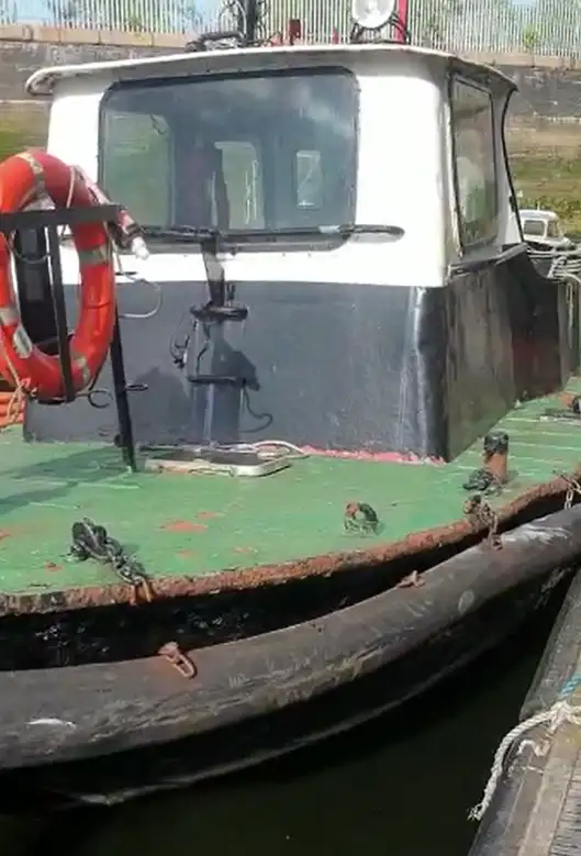 Kapal kerja untuk dijual