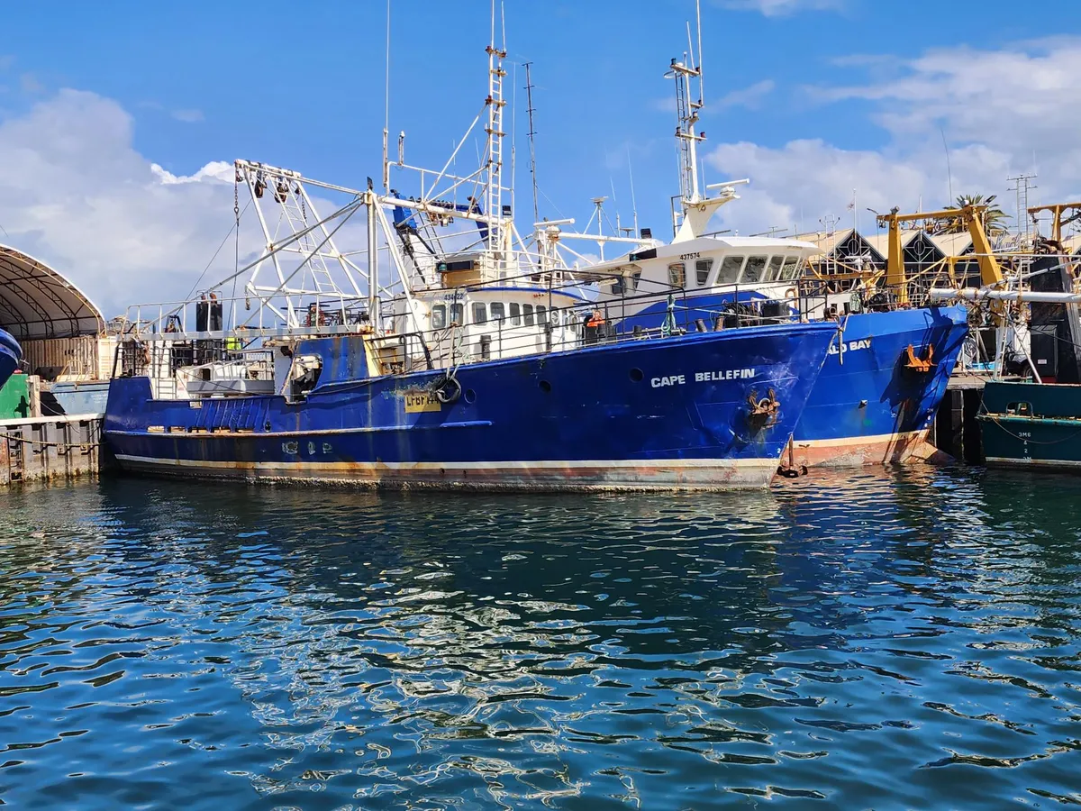 Kapal pukat untuk dijual