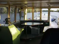 Kapal rondaan untuk dijual