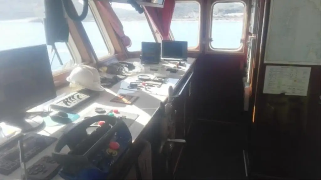 Kapal kerja untuk dijual