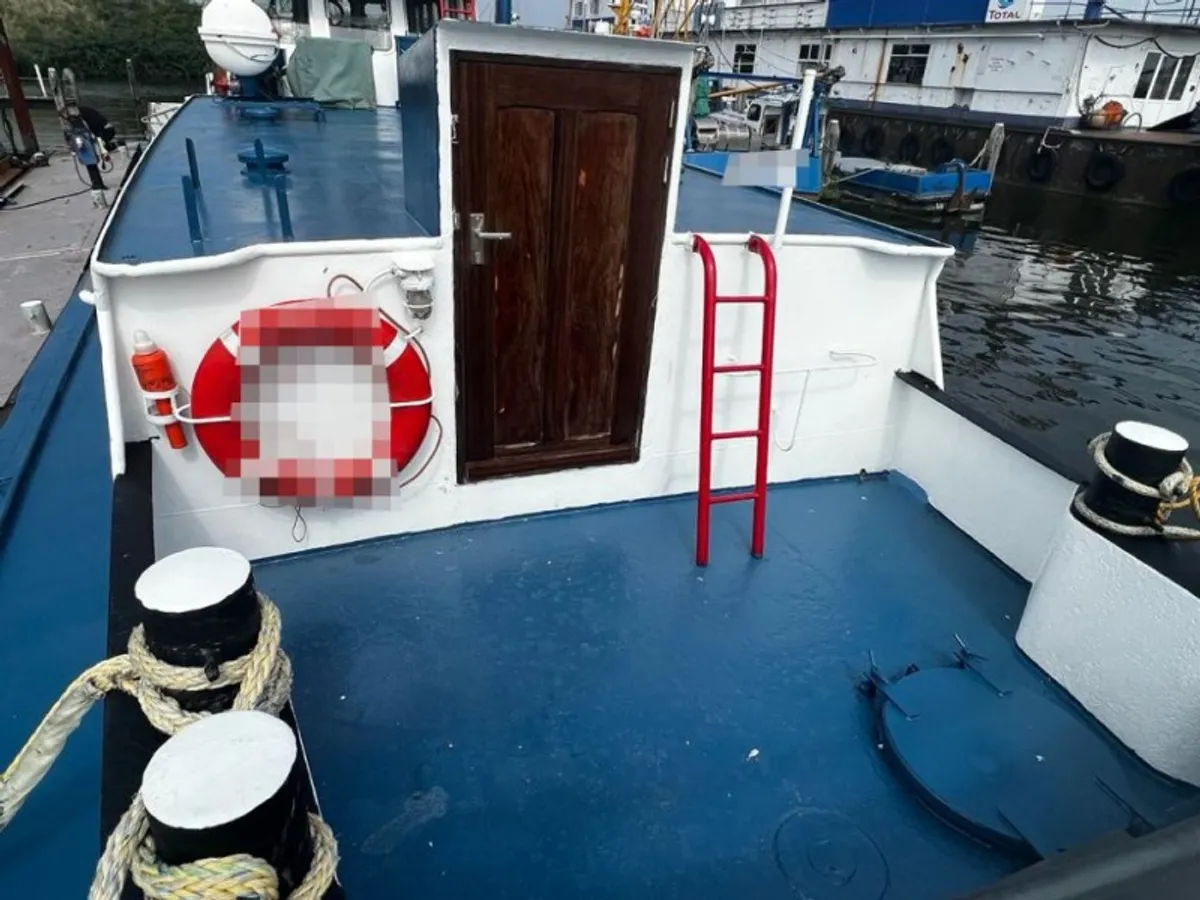 Kapal rondaan untuk dijual