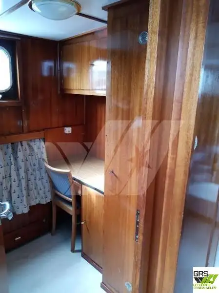 Kapal kerja untuk dijual