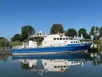 Kapal tinjauan untuk dijual
