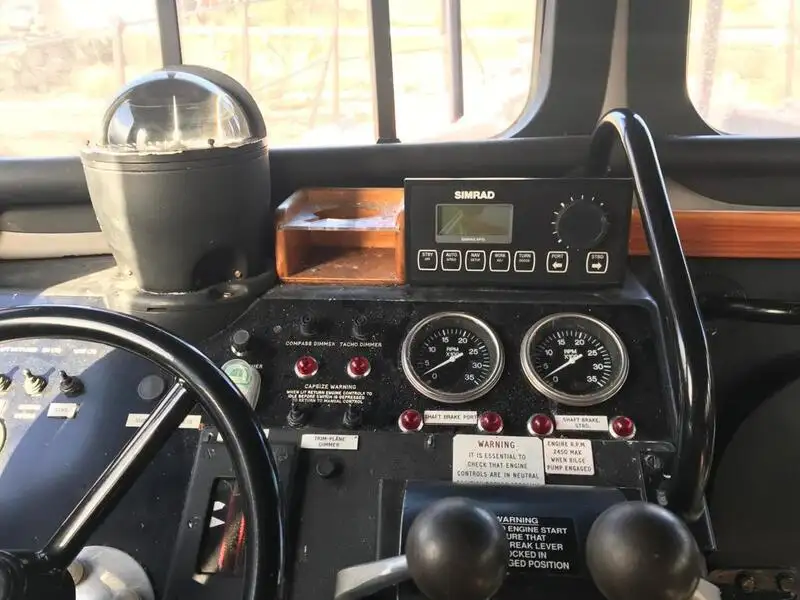 Kapal penyelamat untuk dijual