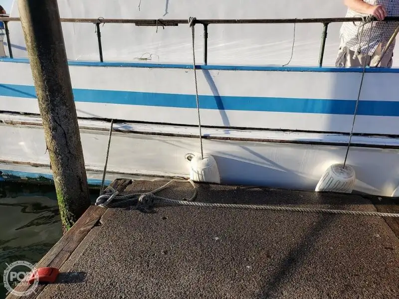 Kapal feri untuk dijual