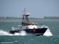 Kapal tinjauan untuk dijual