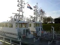 Kapal rondaan untuk dijual