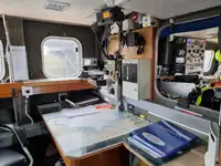 Kapal penyelamat untuk dijual