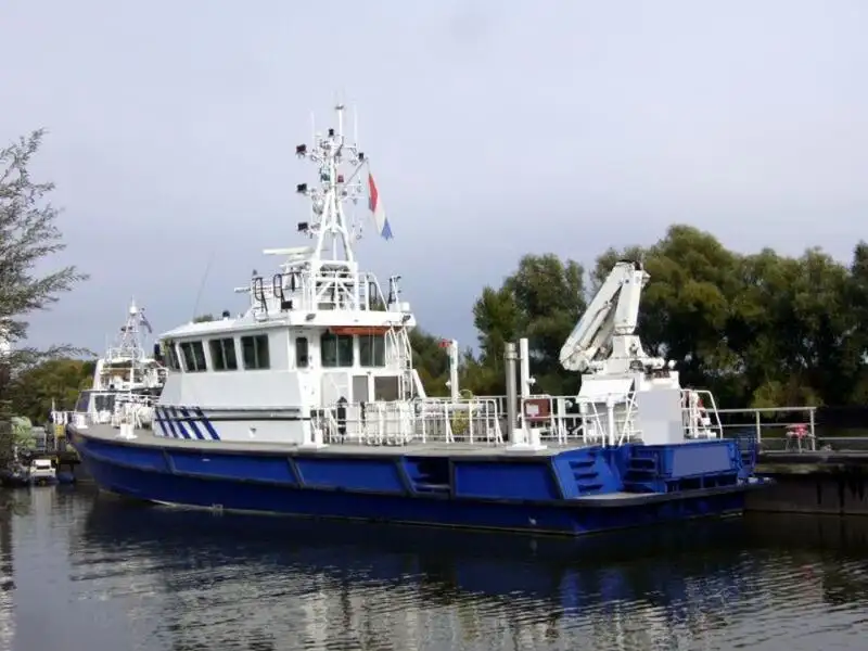 Kapal rondaan untuk dijual