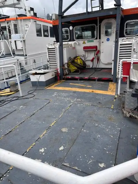 Kapal tinjauan untuk dijual