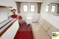 Kapal pelayaran untuk dijual
