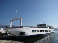Kapal feri untuk jualan