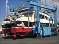 Katamaran untuk jualan