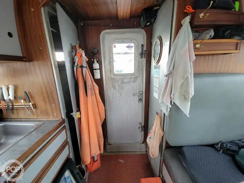 Kapal penyelamat untuk dijual