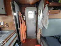 Kapal penyelamat untuk dijual
