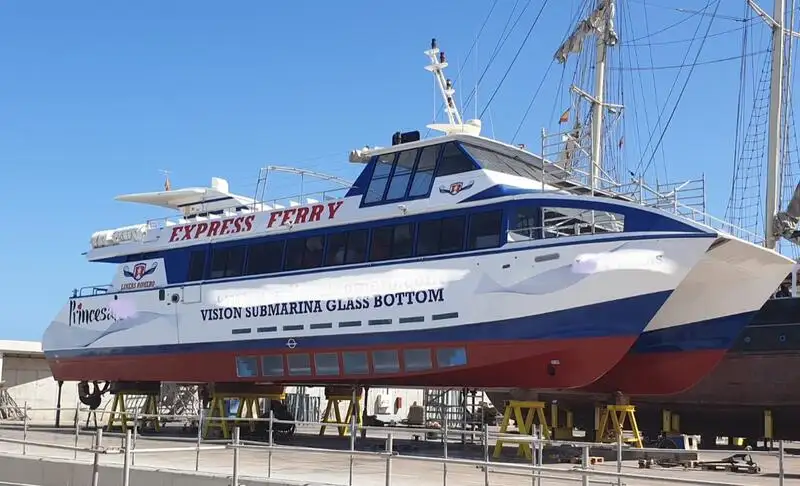Kapal layar untuk dijual