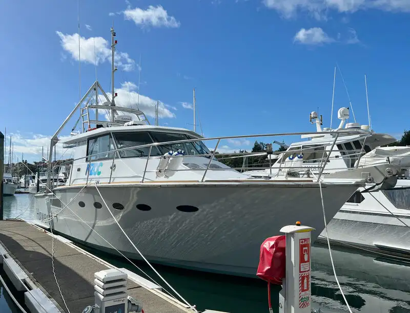 Kapal penyelidik untuk dijual