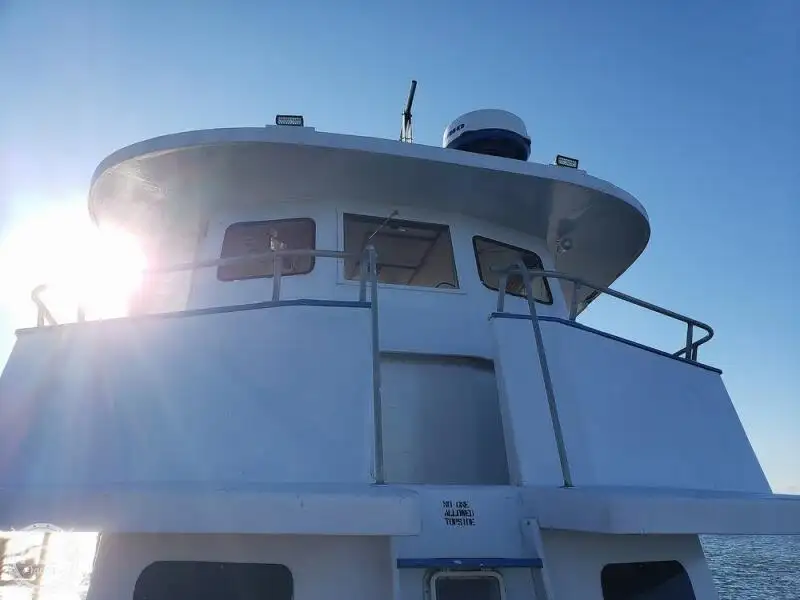 Kapal feri untuk dijual