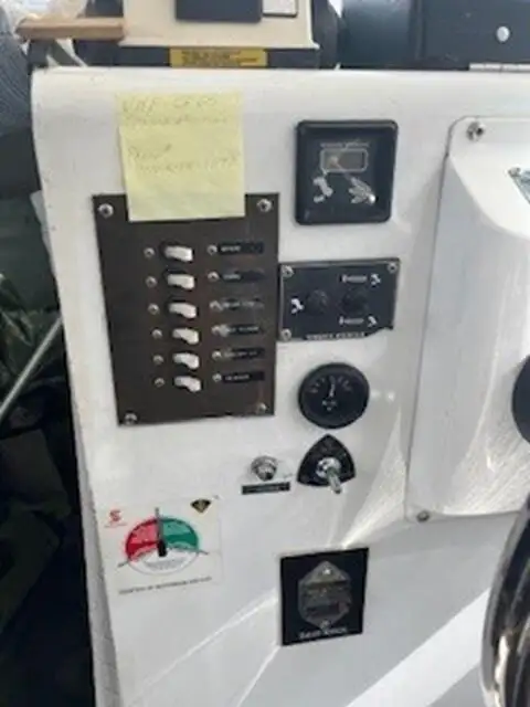 Kapal kerja untuk dijual