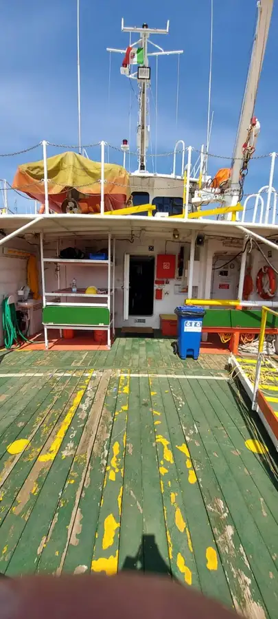 Kapal anak kapal untuk dijual