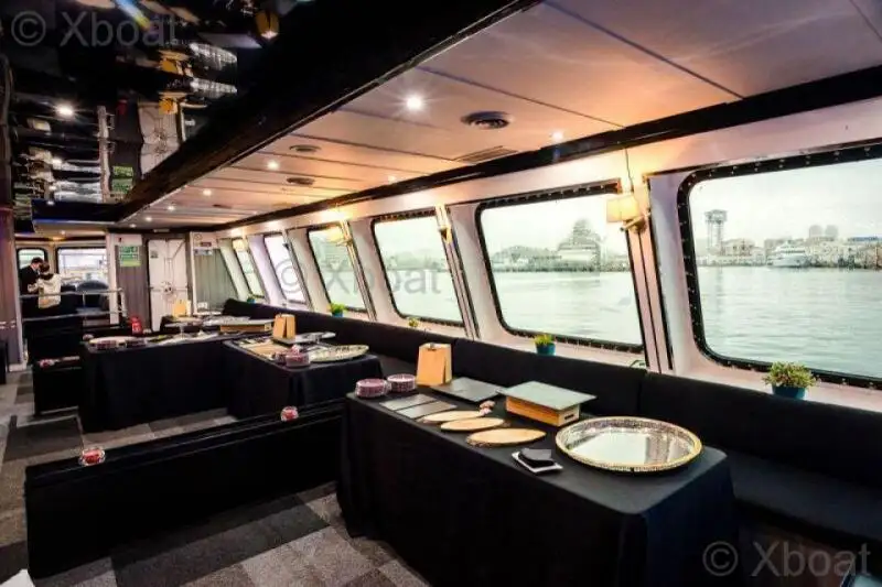 Kapal pelayaran untuk dijual