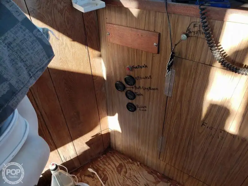 Kapal feri untuk dijual