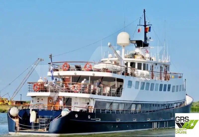 Kapal pelayaran untuk dijual
