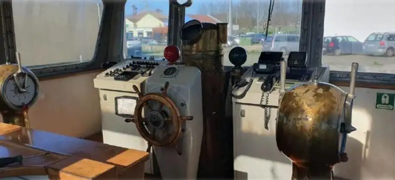 Kapal tunda untuk dijual