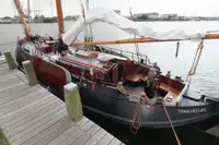 Tongkang untuk dijual