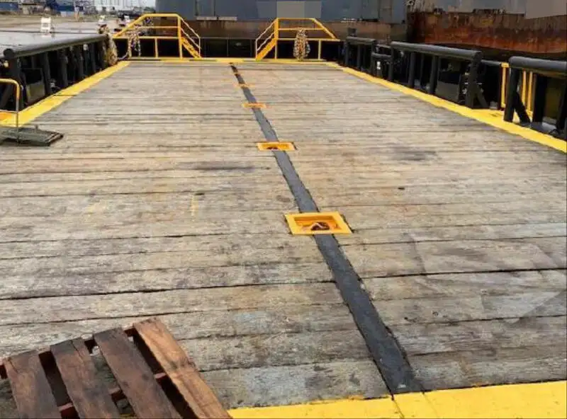 Kapal Bekal Pantas (FSV) untuk dijual