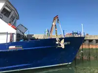 Kapal kerja untuk dijual