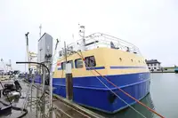 Kapal pelayaran untuk dijual