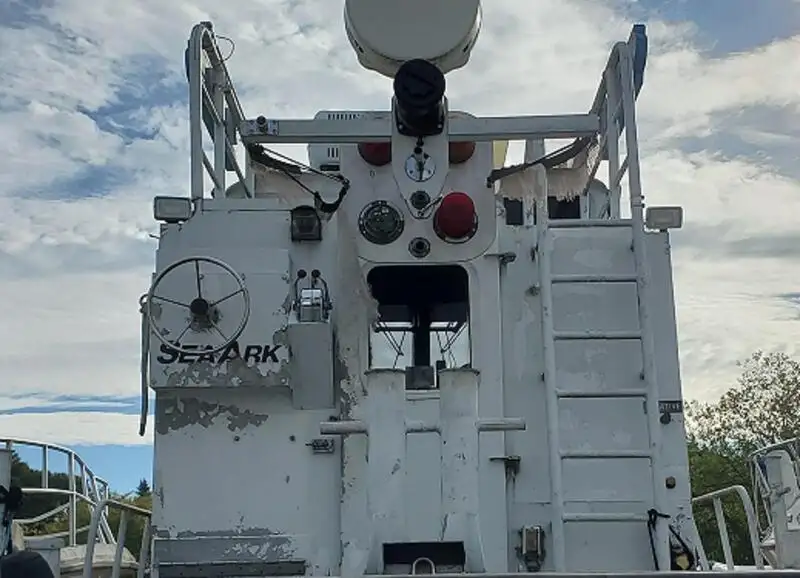 Kapal kerja untuk dijual