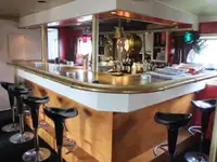 Kapal pelayaran untuk dijual
