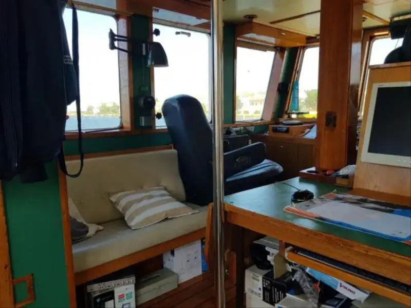 Kapal rondaan untuk dijual