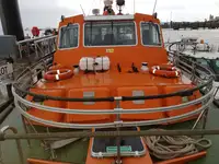 Kapal penyelamat untuk dijual